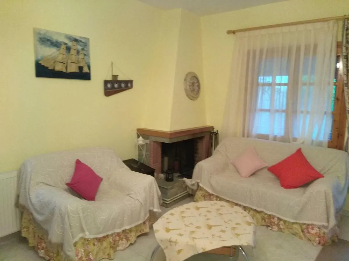 Holiday home Family Seaside House In Mouries Villa Paralia Dionysiou